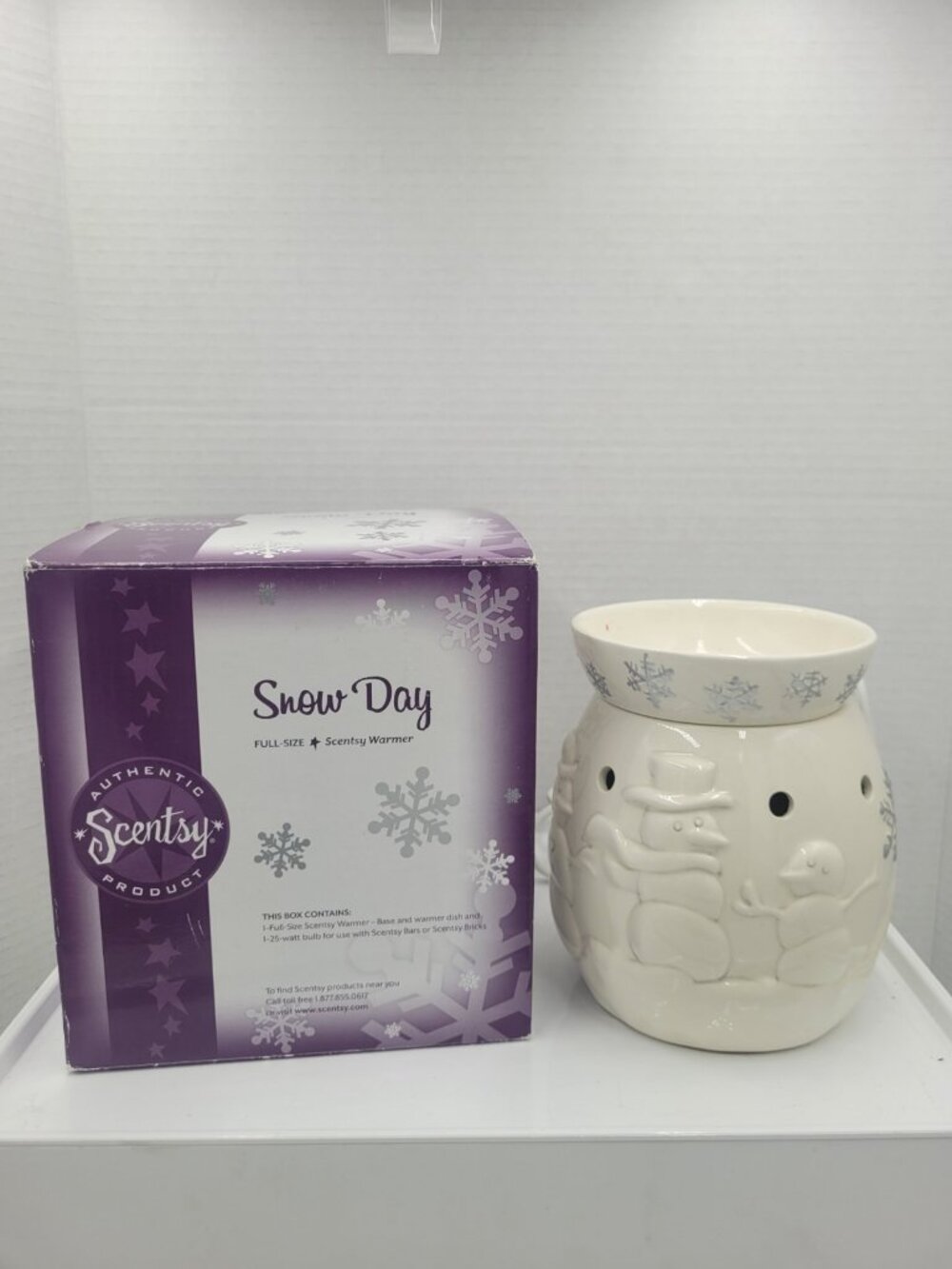 Scentsy Snow Day Winter Holiday Collection FullSize Wax Warmer Retired Snowflake